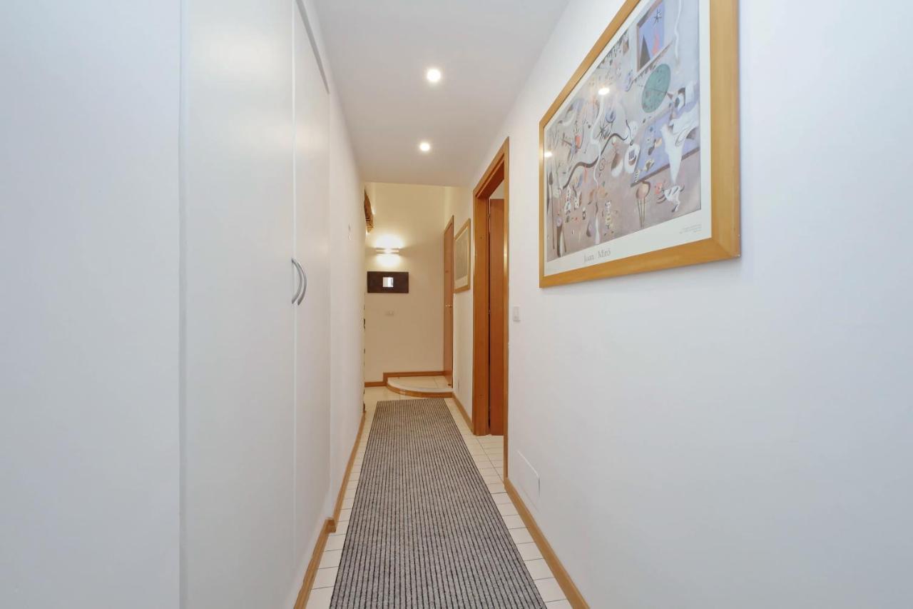 Opera Inn Suites - Rooms And Apartments โรม ภายนอก รูปภาพ